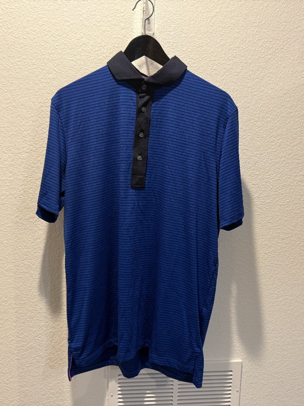 Greyson Performance Polo - Size Medium - NWOT